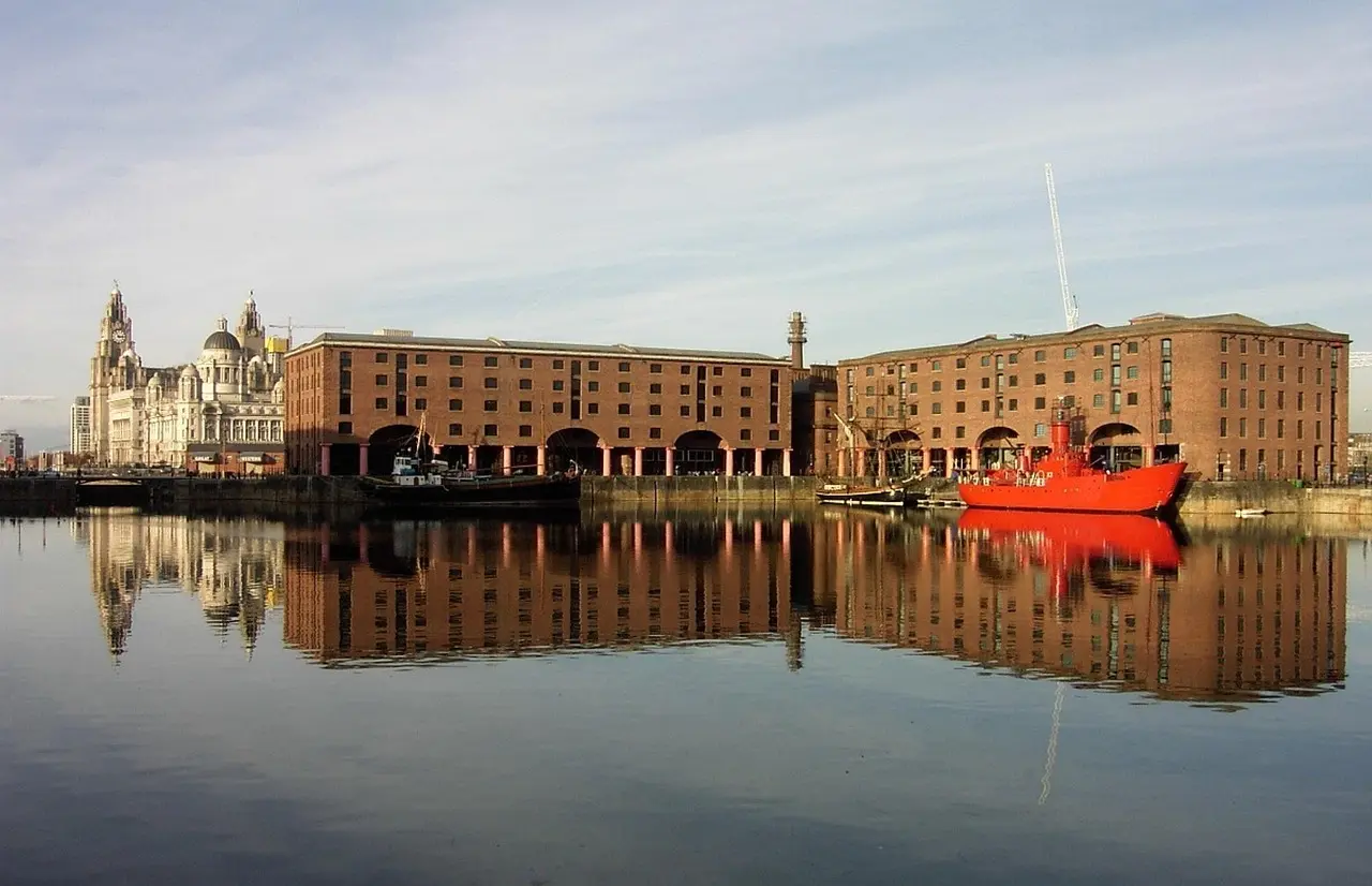 Hvordan er vejret i Liverpool i april?