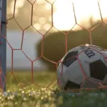 Championship-runde 30: Storsejre, sene udligninger og disciplinære nedslag i en tæt og intens weekend