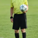 Championship runde 4: Skarpe omstillinger, sene udligninger og et rødt kort der ændrede kampen