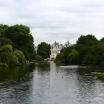 Hvordan er vejret i England i april?