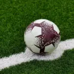 League One runde 6: Klare hjemmesejre, disciplinære dramaer og sene udligninger i en tæt spillet runde