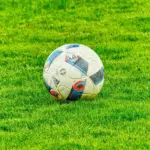 Premier League runde 8: skarpe udehold, sene afgørelser og stærke individuelle præstationer