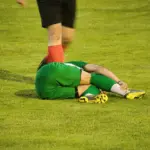 Sen udligning, rødt kort og stramme sejre: Alle detaljer fra League Two, runde 6