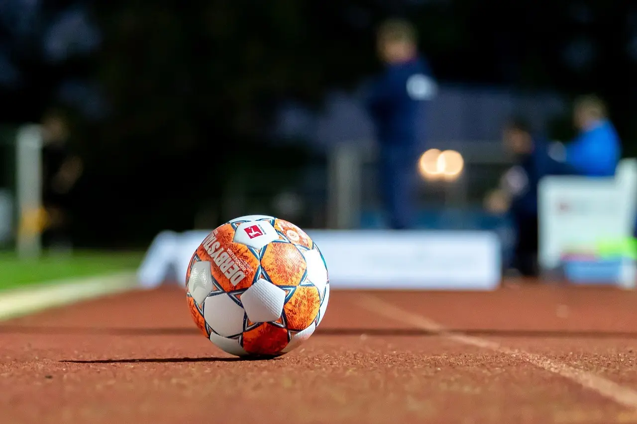 Store sejre, tætte opgør og skarpe præstationer: League One-runde 15 samlet på ét sted